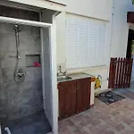 Apartment Comfortable 2br Seaside House & Free Parking *