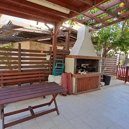 Comfortable 2br Seaside House & Free Parking Apartman *