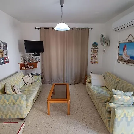 Comfortable 2br Seaside House & Free Parking Lárnaka