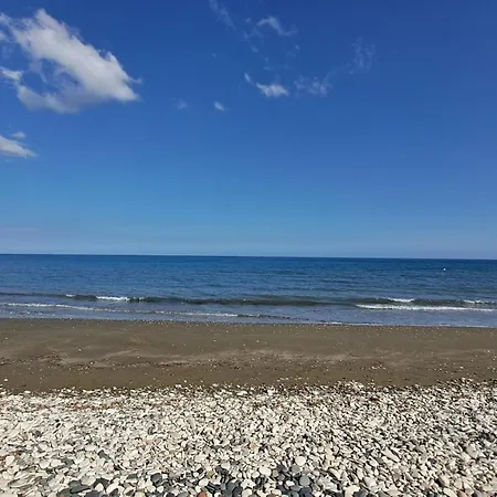 Comfortable 2br Seaside House & Free Parking Lejlighed
