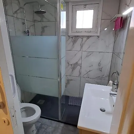 Comfortable 2br Seaside House & Free Parking 公寓 拉纳卡