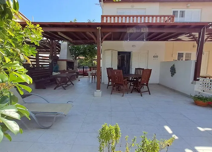 Comfortable 2br Seaside House & Free Parking ラルナカ