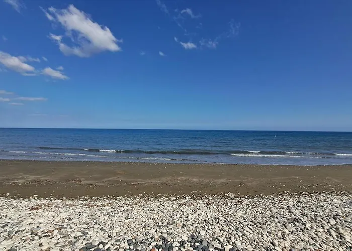 Comfortable 2br Seaside House & Free Parking アパート