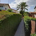 Διαμέρισμα Comfortable 2br Seaside House & Free Parking